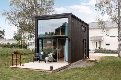 Modern Addition To Old House, Parisian Apartment Decor, Micro House, Parisian Apartment, Minimalist Interior Design, Home Technology, Tiny House Living, Tiny House Plans, Built In Wardrobe