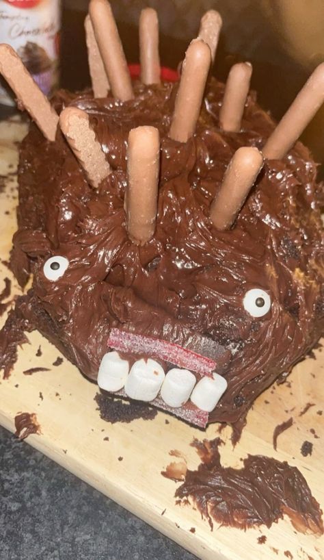 Ugly Hedgehog Cake, Cursed Hedgehog Cake, Funny Farewell Cakes, Real Or Cake, Silly Cakes, Ugly Cake, Farewell Cake, Ugly Food, Make Bacon