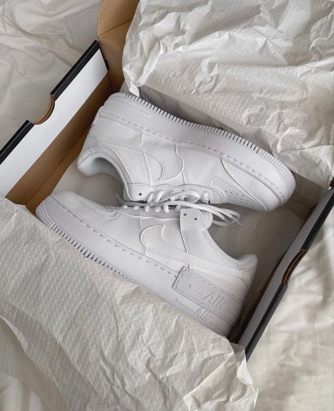 Air Jordans Girls, Nike Air Force 1s, Air Force 1s, Jordans Girls, Pretty Shoes Sneakers, Nike Airforce 1, Shoe Image, All Nike Shoes, Shoe Wishlist