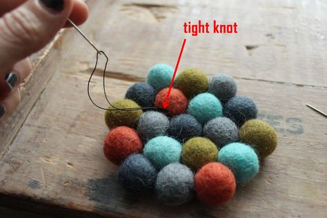 How To Make A Felt Ball, Diy Sewing Coasters, Wool Ball Trivet Diy, Felt Wool Ball Crafts, Pom Pom Coasters Diy, Felt Ball Coasters Diy, Wool Felt Balls Projects, Felt Ball Trivet, Felt Ball Trivet Diy