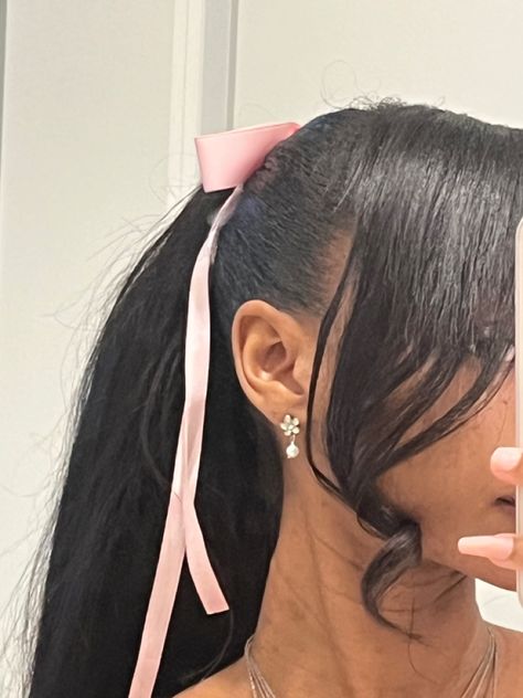 Bum Hairstyles, Pink Ribbon In Hair, Ribbon In Hair, Hairstyles Design, Extension Hair, Soft Girl Aesthetic, Jairzinho, Baddie Hairstyles, Hairstyles For School