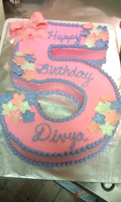 Number 5 cake Fifth Birthday Cake, Number 5 Cake, Bday Decoration, 5 Cake, 5th Birthday Cake, Cake Roll Recipes, 5th Birthday Party Ideas, Princess Birthday Cake, Roll Recipes