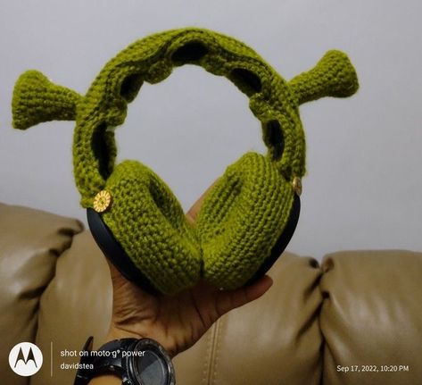 Crochet Headphone Cover Free Pattern, Pola Sweater, Head Phone, Kawaii Crochet, Crochet Design Pattern, Ear Muffs, Crochet Fashion Patterns, Fun Crochet, Fun Crochet Projects