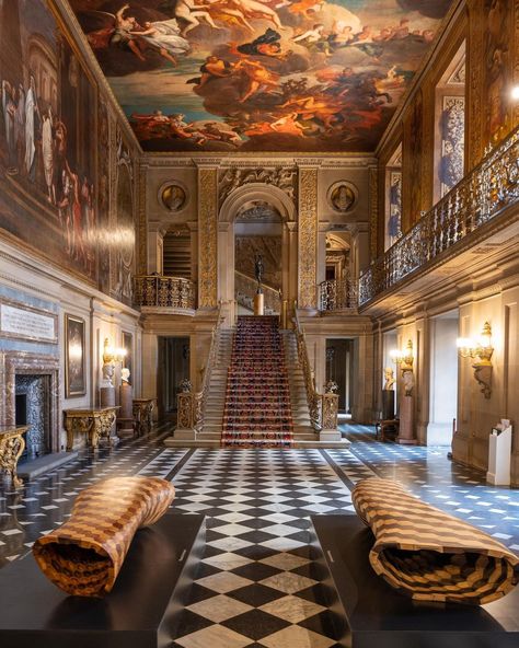 Chatsworth House in Derbyshire, England Chatsworth House Interior, European Palace, Derbyshire England, Chatsworth House, Minecraft Inspiration, Contemporary Arts, Peak District, Beautiful House, National Trust