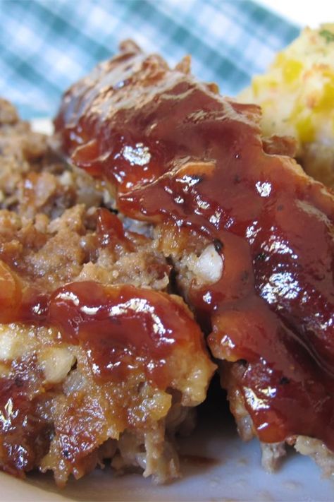 Chipotle Meatloaf, Bbq Meatloaf, Honey Barbecue, Best Meatloaf, Honey Bbq, Meatloaf Recipes, Beef Dishes, Main Dish Recipes, Meatloaf