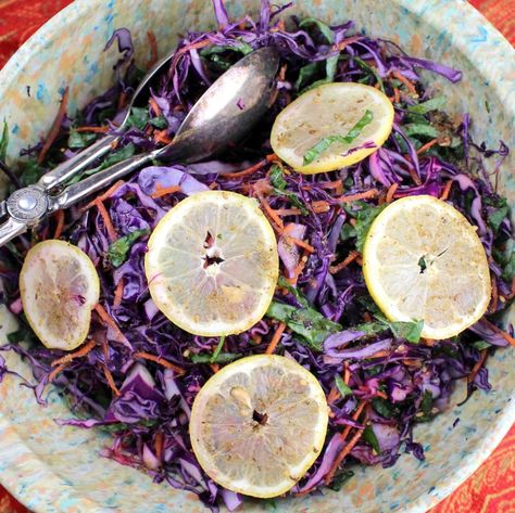 Curry Coleslaw, Lebanese Restaurant, Red Cabbage Salad, Red Cabbage Slaw, Coleslaw Dressing, Green Salad Recipes, Crunchy Salad, Mint Salad, Middle Eastern Dishes