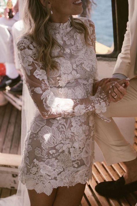 The Fiori mini by J.Andreatta Check more at https://beautyfashionideas.com/bridal/the-fiori-mini-by-j-andreatta/ Dream Wedding Gown, Rehearsal Dinner Outfits, Bridal Wardrobe, Reception Outfit, Engagement Party Dresses, Dream Wedding Ideas Dresses, Wedding Mood, Reception Dress, Dreamy Wedding