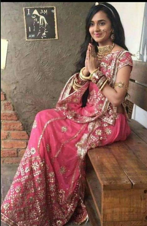 Rajputi Look, Flower Jewellery For Haldi, Rajasthani Bride, Lehenga Dress, Tejasswi Prakash, Lehenga Pattern, Wedding Wows, Tejaswi Prakash, Jodha Akbar