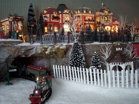 Make the ultimate Christmas landscape for your Dept 56, Lemax, or Dickens snow village display with these easy tutorials and videos. Christmas Village Display Ideas, Village Display Ideas, Diy Christmas Village Displays, Department 56 Christmas Village, Miniature Village, Dickens Christmas, Christmas Tree Village, Village Ideas, Lemax Christmas Village