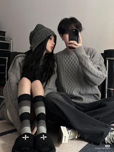 Korean Couple Outfits, Couple Matching Outfits, Friendship Photoshoot, Gift Basket Ideas For Couples, Couple Fits, Cute Couple Outfits, Cute Couple Poses, Ideas For Couples, Korean Couple