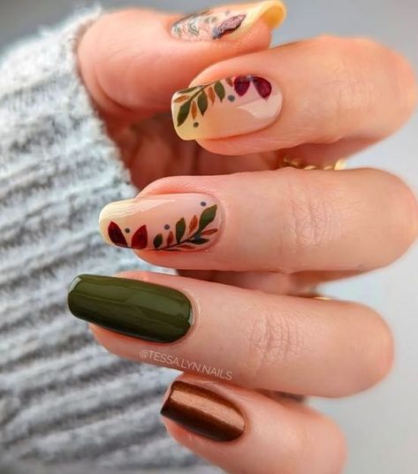 Seasonal Gel Nails, Best Autumn Nails, Autumn Biab Nails Short, Autumn Short Nails Design, Fall Design Nails Autumn, Autumn Nails Biab, Autumn Leaves Nail Art, Autumn Nails Leaves, Fall Nail Designs Autumn Classy Square