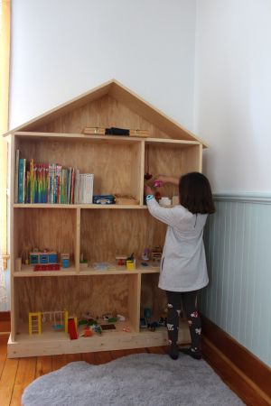 House bookshelf House Bookshelf, Dollhouse Bookshelf, House Shelves, Room Shelves, Bookshelves Diy, Barbie House, Diy Shelves, Book Shelf, Kids Playroom