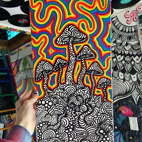 Savannah Saturn, Skateboard Art Design, Trippy Drawings, Arte Indie, Psychadelic Art, Trippy Painting, Hippie Painting, Skateboard Art, Doodle Art Designs