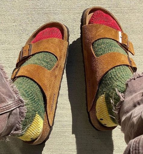 Birkenstock Sandals Outfit, Wardrobe Planning, Sandals Outfit, Shoe Shine, Granola Girl, Birkenstock Sandals, Colorful Socks, Socks And Sandals, Birkenstock