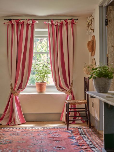 deck stripe curtains tori murphy Bold Window Treatments, Colorful Window Treatments, Striped Curtains Bedroom, Striped Curtains Living Room, Tori Murphy, Country Style Interiors, Striped Curtains, Curtains And Blinds, Window Dressing