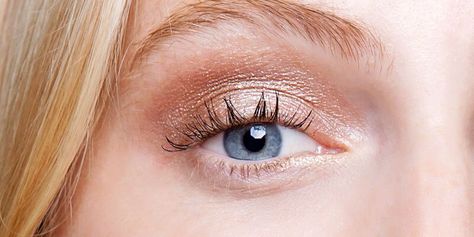 Eye Makeup Fair Skin, Blue Eye Eyeshadow Palette, Eyeshadow For Blondes With Blue Eyes, Easy Makeup For Blue Eyes, Fair Skin Blue Eyes Makeup, Makeup For Light Blue Eyes, Best Eyeshadow Colors For Blue Eyes, Fair Skin Eyeshadow, Best Eyeshadow For Blue Eyes