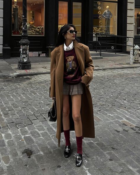 natasha (@narrinanatasha) • Instagram photos and videos London Autumn Outfit, Ralph Lauren Womens Clothing, Venus Fashion, Bella Hadid Outfits, London Outfit, Miniskirt Outfits, Neutral Fashion, Grunge Style, Winter Fashion Outfits