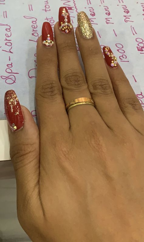 Bridal Nail Art Indian Red, Red Bridal Nails Wedding, Festive Nails Indian, Indian Nail Designs, Nail Art Flowers Designs, Baby Nail Art, Ugly Nails, Easter Nail Ideas, Mehendi Wedding