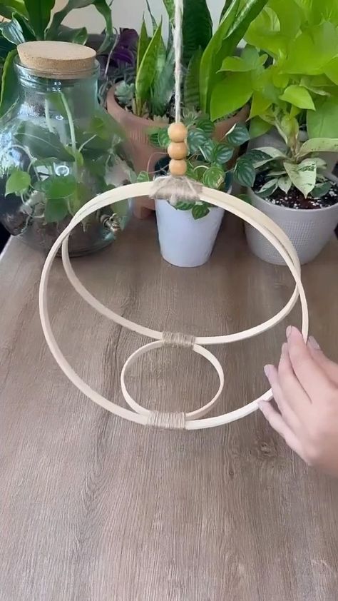 Diy Nature Decor, Diy Macrame Plant Hanger, Wooden Wreaths, Diy Wall Art Decor, Inspire Me Home Decor, Diy Crafts For Home Decor, Diy Creative Crafts, Diy Plants, Home Design Decor