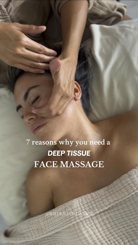 7 reasons why you need a deep tissue face massage 🙌 Facial Muscles Anatomy Massage Therapy, Chinese Face Massage, Buccal Face Massage, Massage Steps, Face Massage Video, Facial Massage Steps, Facial Massage Techniques, Face Massage Techniques, Massage Routine