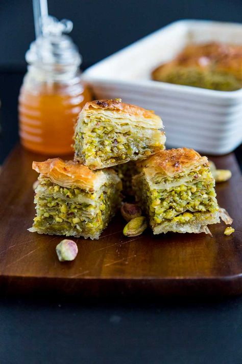 Baklava Recipe With Pistachios, Baklava Recipe Pistachio, Pistachio Baklava Recipe, Baklava Pistachio, Honey Pistachio, Eastern Recipe, Pistachio Baklava, Middle Eastern Desserts, Baklava Recipe