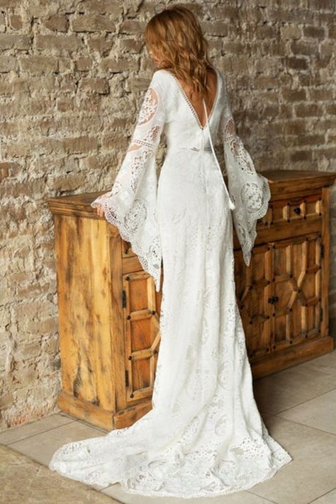 Dress Wedding Long Sleeve, Bride Reception Dresses, Long Sleeve Bridal Dresses, Bohemian Dresses Long, Long Sleeve Wedding Gowns, Reception Gown, Dress Train, White Floor, Rustic Wedding Dresses