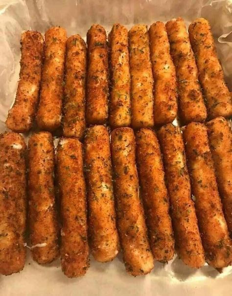 Healthy Mozzarella Sticks, Mozzarella Stick, Low Carb Spaghetti, Easy Low Carb Snacks, Mozzarella Cheese Sticks, Keto Cheese, Mozzarella Sticks, Cheese Sticks, Keto Recipes Dinner