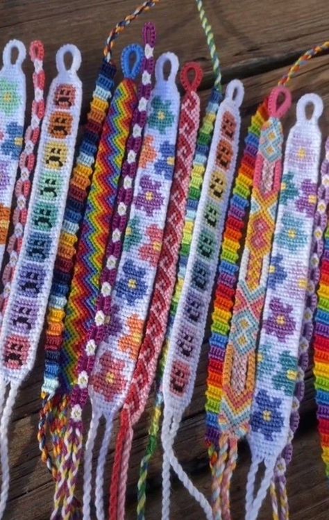 Colorful and Fun Summer Friendship Bracelet Patterns to Brighten Your Day 2 Colour Friendship Bracelet, Embroidery Designs Bracelets, Friendship Bracelet Collection, Friendship Bracelet Set, Pretty Friendship Bracelets, Friendship Bracelets Yarn, Friend Ship Bracelets Patterns Easy, 6 String Friendship Bracelet, Friendship Bracelet Inspiration