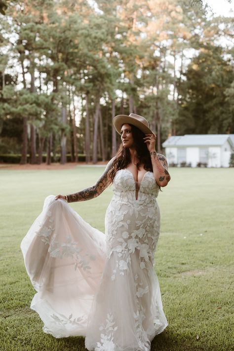 Rebecca Ingram Wedding Dresses, Rebecca Ingram, Wedding Dress Ivory, Stylish Bride, Gatsby Wedding, Lace Bridal Gown, Lace Mermaid, Ivory Wedding Dress, Lace Mermaid Wedding Dress