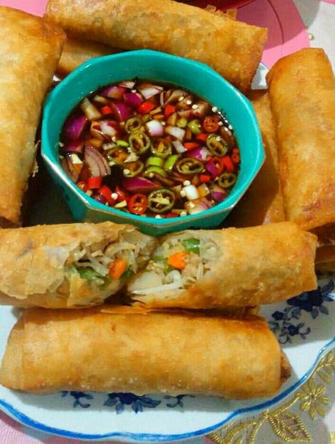 Gulay Recipe Filipino Food, Lumpia Togue, Lumpiang Gulay Recipe, Gulay Recipe, Lumpiang Gulay, Lumpia Recipe, Cupcake Toppers Free, Birth Pictures, Filipino Dish