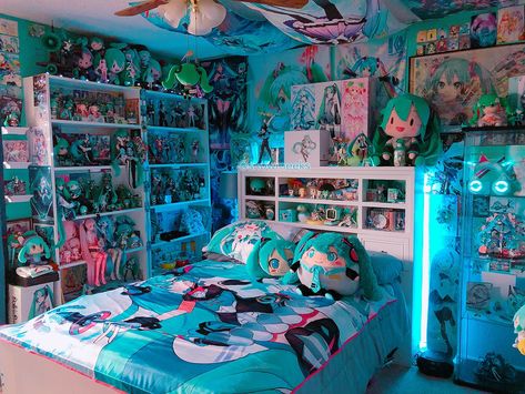 Hatsune Miku Room, Hatsune Miku Aesthetic, Miku Room, Miku Aesthetic, Anime Bedroom Ideas, Kawaii Bedroom, Otaku Room, Anime Room, Cute Room Ideas