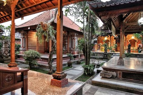 Bali Style Patio, Balinese Architecture, Kerala Traditional House, Balinese Villa, Resort Design Plan, House Courtyard, Bali Architecture, Kerala Architecture, Balinese Garden