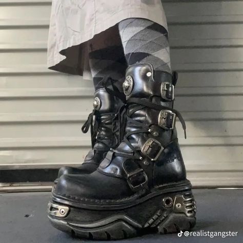 Chunky Goth Shoes, New Rock Boots Outfit, New Rock Shoes Outfit, New Rock Shoes, New Rock Boots, Goth Boots, Dr Shoes, Chunky Shoes, New Rock