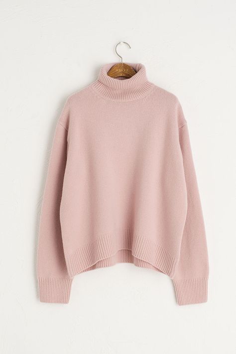 Turtleneck Jumper, Jumper Outfit, Pink Jumper, Knit Wear, Turtle Neck Jumper, Design Clothes, Simple Trendy Outfits, Plus Size Shirts, Winter Outfit