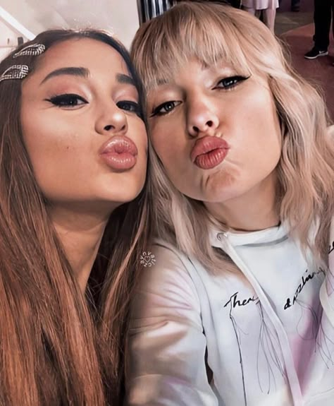 Ariana Grande Tumblr, Ariana Grande Makeup, Lady Gaga Pictures, Ariana Grande Fans, Estilo Taylor Swift, Ariana Grande Wallpaper, Ariana Grande Photos, Ariana G, Taylor Swift Wallpaper