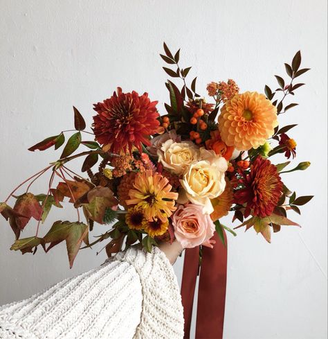 Studio Mondine, Creative Photoshoots, Orange Bouquets, Bridal Bouquet Fall, Fall Wedding Bouquets, Fall Wedding Flowers, Wildflower Bouquet, Deco Floral, Wedding Mood