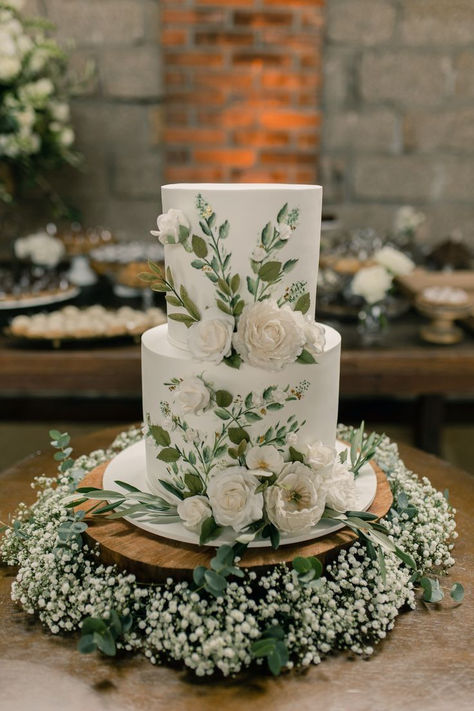 Forest Green Wedding Cakes, Green Cupcakes Ideas, Sage Green Cupcakes, Sage Green Wedding Cake, Forest Green Wedding, Light Pink Roses, Green Cupcakes, Green Wedding Cake, My Homies