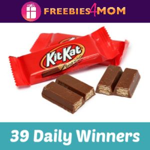 Freebies 4 Mom - #Sweeps Kit-Kat Break Time Game: Enter daily for a chance to win the Kit-Kat Take a Break Game. You must… - View More Kit Kat Recipes, Red Candy Buffet, Wrapper Design, Kit Kat Bars, Retro Candy, Chocolate Bar Wrappers, Custom Candy, Bulk Candy, Candy Bar Wrappers