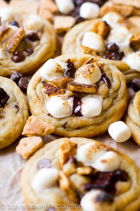 Toasted S’more Chocolate Chip Cookies Pretzel Cookies, Smores Cookies, Sally's Baking, Soft Chocolate Chip Cookies, Soft Bakes, Chewy Chocolate Chip, Chewy Chocolate Chip Cookies, Köstliche Desserts, Chewy Cookie