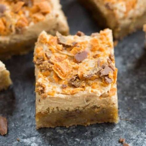 Butterfinger Frosting, Butterfinger Dessert, Butterfinger Recipes, Butter Finger Dessert, Yummy Bars, Butterfinger Cookies, Tastes Better From Scratch, Blondies Recipe, Cream Cheese Cookies