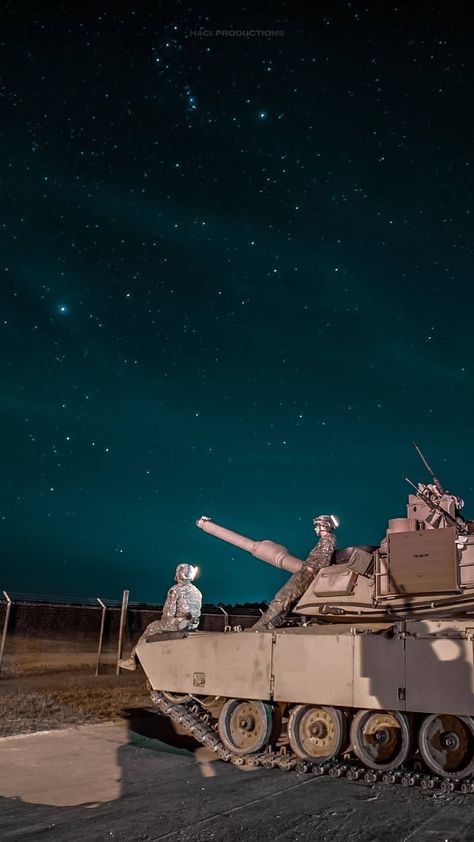 Wallpaper Militar Military, Spy Wallpapers, Special Forces Wallpaper, Ww2 Wallpaper, Tank Aesthetic, Watching The Stars, Tank Wallpaper, Military Photography, Military Aesthetic