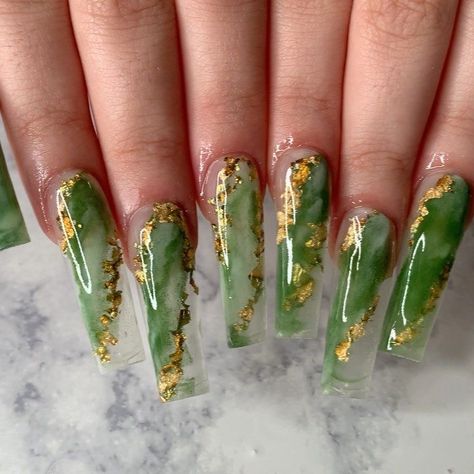 Jade Gold Nails, Green Jade Nails, Jade Nails Acrylic, Jade Nails Designs, Jade Green Nails Acrylic, Jade Green Nails, Nail Design Glitter, Jade Nails, Green Acrylic Nails