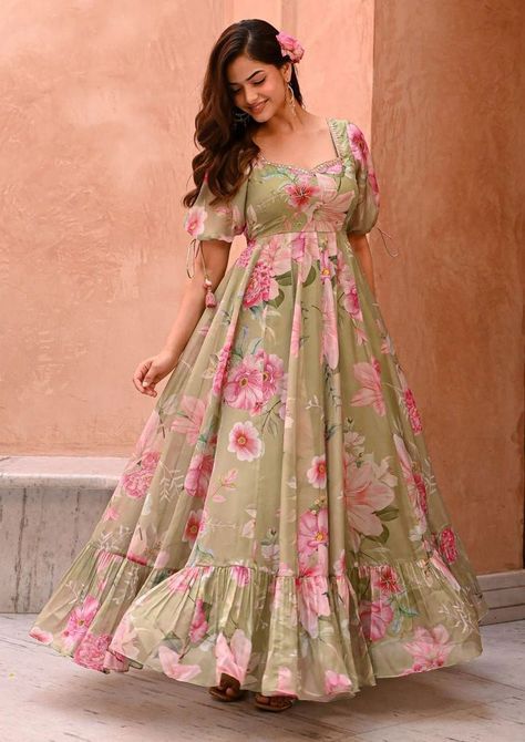 Long Frock Models, Long Frocks For Women, Floral Long Frocks, Frock Designs For Women, Long Frocks Designs, Frock Models, डिजाइनर कपड़े, Simple Frock, Simple Frock Design