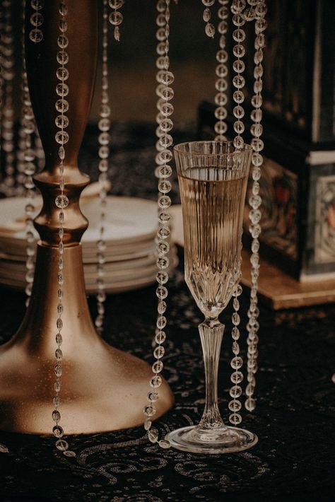 Retro Glam Aesthetic, Roaring 20s Aesthetic, Champagne Aesthetic, Old Hollywood Party, 20s Aesthetic, 1920s Aesthetic, Gatsby Style Wedding, Money Wedding, Daisy Buchanan