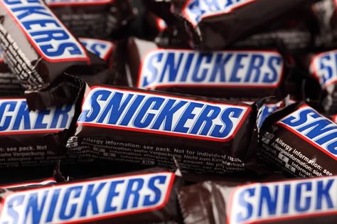 best snickers recipes online Snickers Recipes, Snickers Bars Recipe, Snickers Chocolate Bar, Snickers Recipe, Snickers Candy Bar, Snickers Chocolate, Themed Recipes, Snickers Candy, Blackberry Syrup