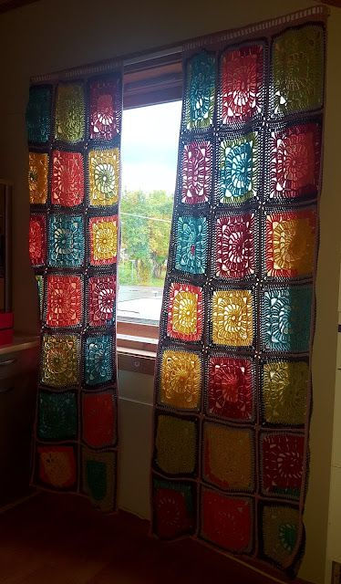 Bohemian Oasis Knitted Curtains, Crochet Curtains Pattern, Hippie Crochet Patterns Free, Hippie Crafts Diy, Crocheted Curtains, Bohemian Crochet Patterns, Crochet Home Decor Ideas, Hippie Crochet Patterns, Crochet Room