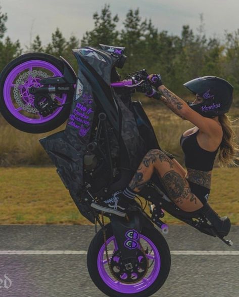 Purple Motorcycle, Purple Bike, Pink Motorcycle, Motocross Love, Cool Dirt Bikes, Image Moto, Мотоциклы Cafe Racers, Motorcross Bike, Bike Aesthetic