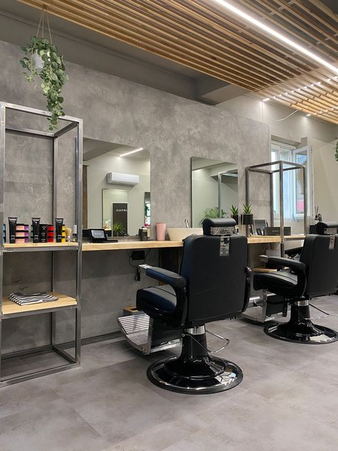 Barber Shop Mirror Ideas, Industrial Barbershop Ideas, Barbershop Station Ideas, Barbershop Flooring, Barber Shop Lighting Ideas, Small Barbershop Ideas, Barber Shop Design Interior, Minimalist Barbershop, Barbershop Design Interior Ideas