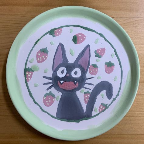 Studio Ghibli Pottery Ideas, Kuromi Pottery Painting, Calcifer Pottery Painting, Studio Ghibli Ceramics Ideas, Pottery Studio Ghibli, Kawaii Pottery Painting Ideas, Studio Ghibli Ceramic Art, Totoro Pottery Painting, Ghibli Ceramic Art