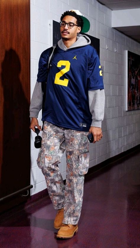 Jordan Poole Outfit Ideas, Jordan 1 Outfit Aesthetic, Jordan Poole Fits, Jordan 13 Outfit Men, Jordan Poole Outfit, Jordan Outfits For Men, Celebrity Streetwear, Nba Jersey Outfit, Fall Outfits Men Streetwear